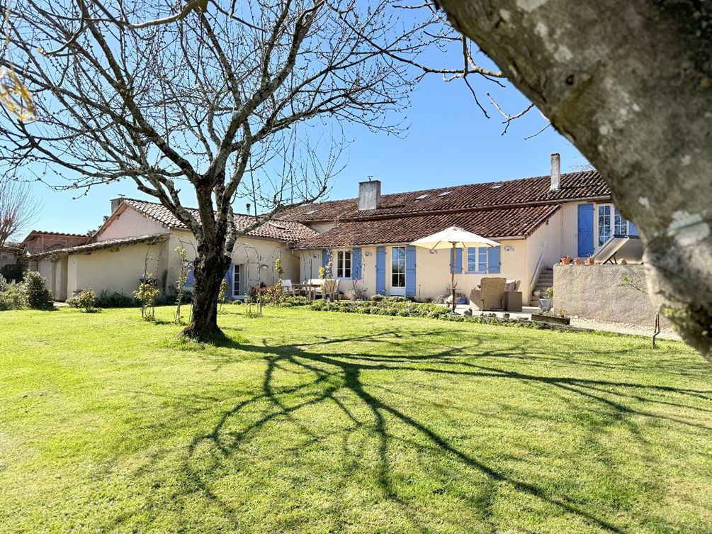 La maison vue depuis le jardin